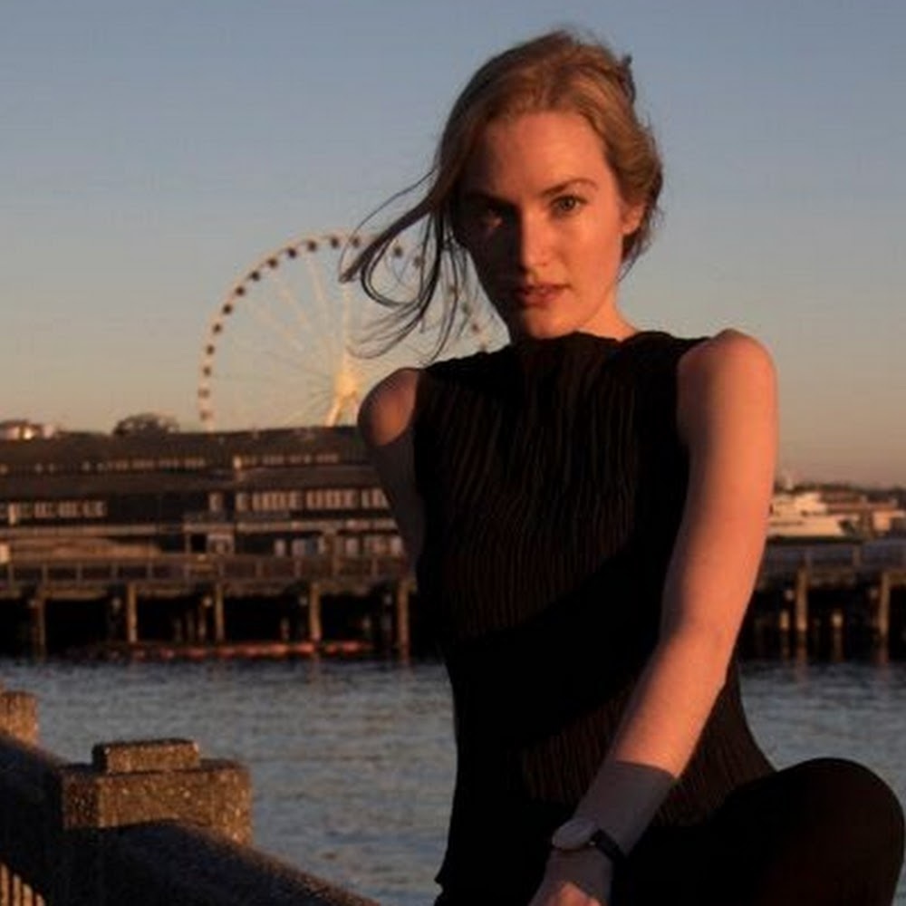 Meet your Posher, Caitlin